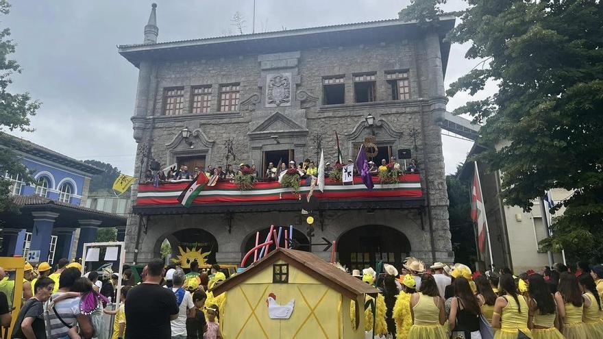 Lemoa reconoce la trayectoria de su Asociación de Jubilados con el lanzamiento del txupinazo