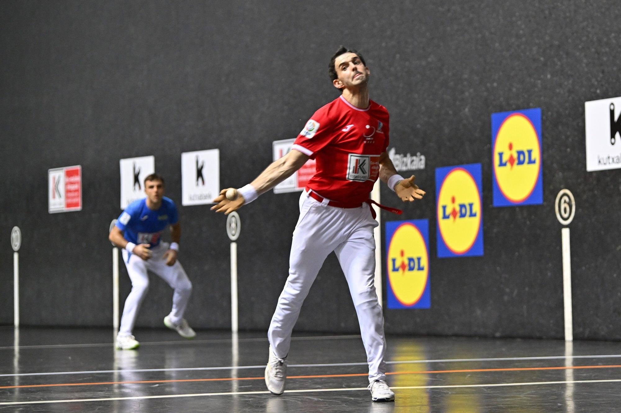 Jokin Altuna supera a Jon Ander Peña en la primera jornada de la liguilla de cuartos de final del Cuatro y Medio.