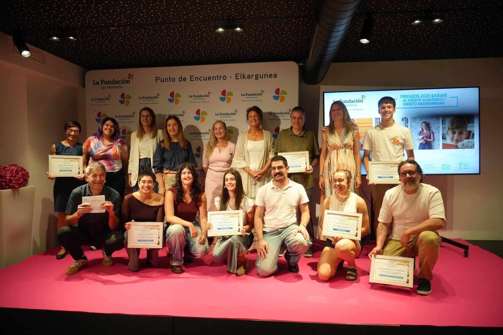 En imágenes: Entrega de premios LaF al mérito académico en la Fundación Laboral San Prudencio