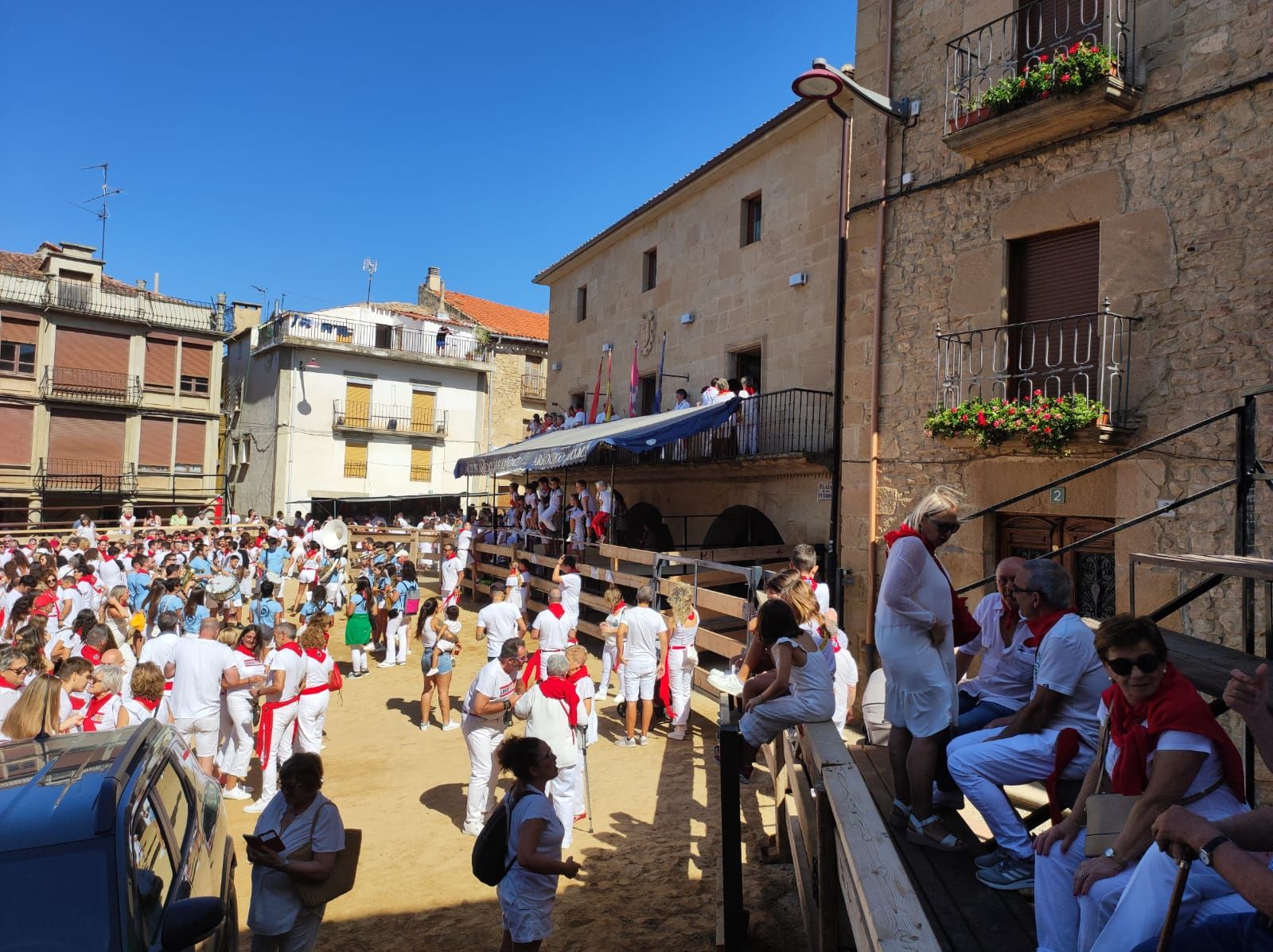 Fotos del cohete de fiestas de Arróniz 2025