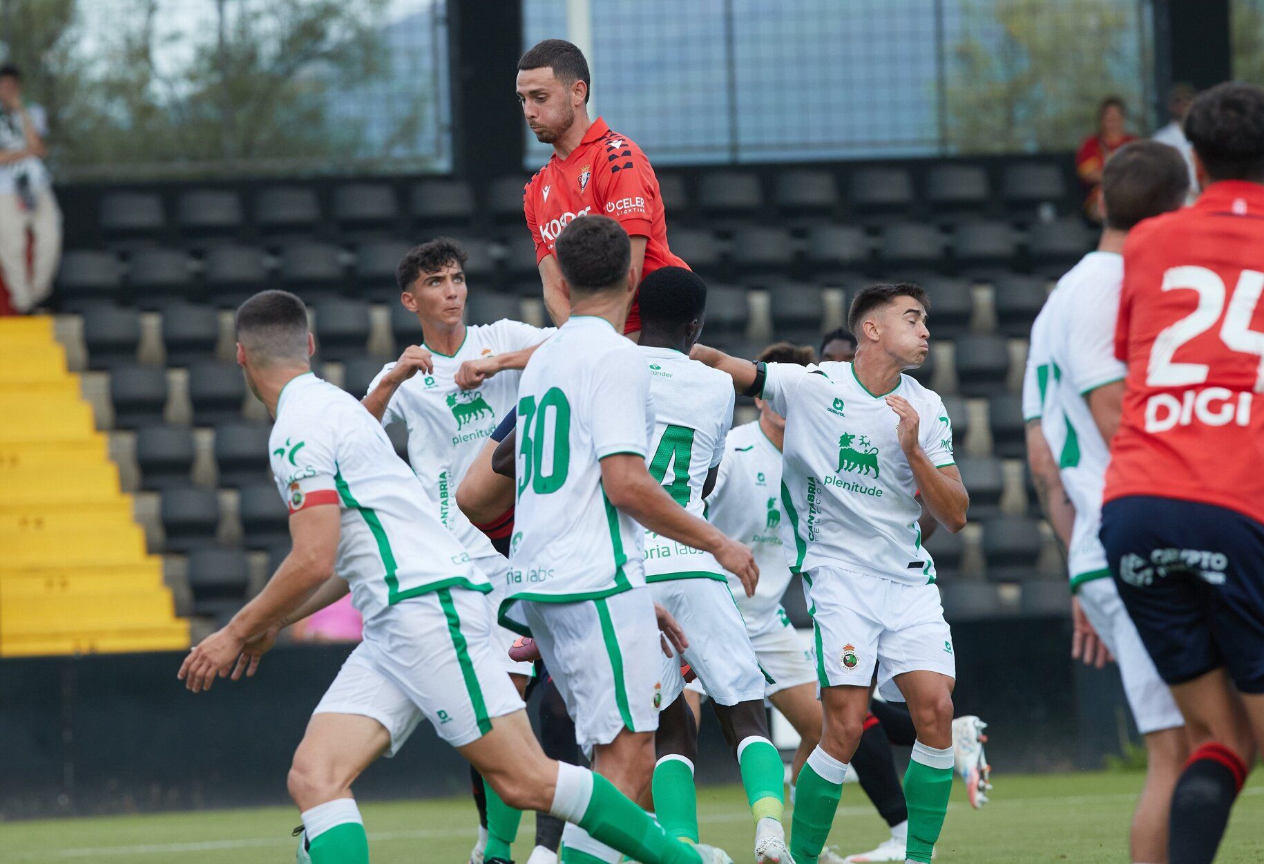Fotos del partido amistoso entre Osasuna y Racing