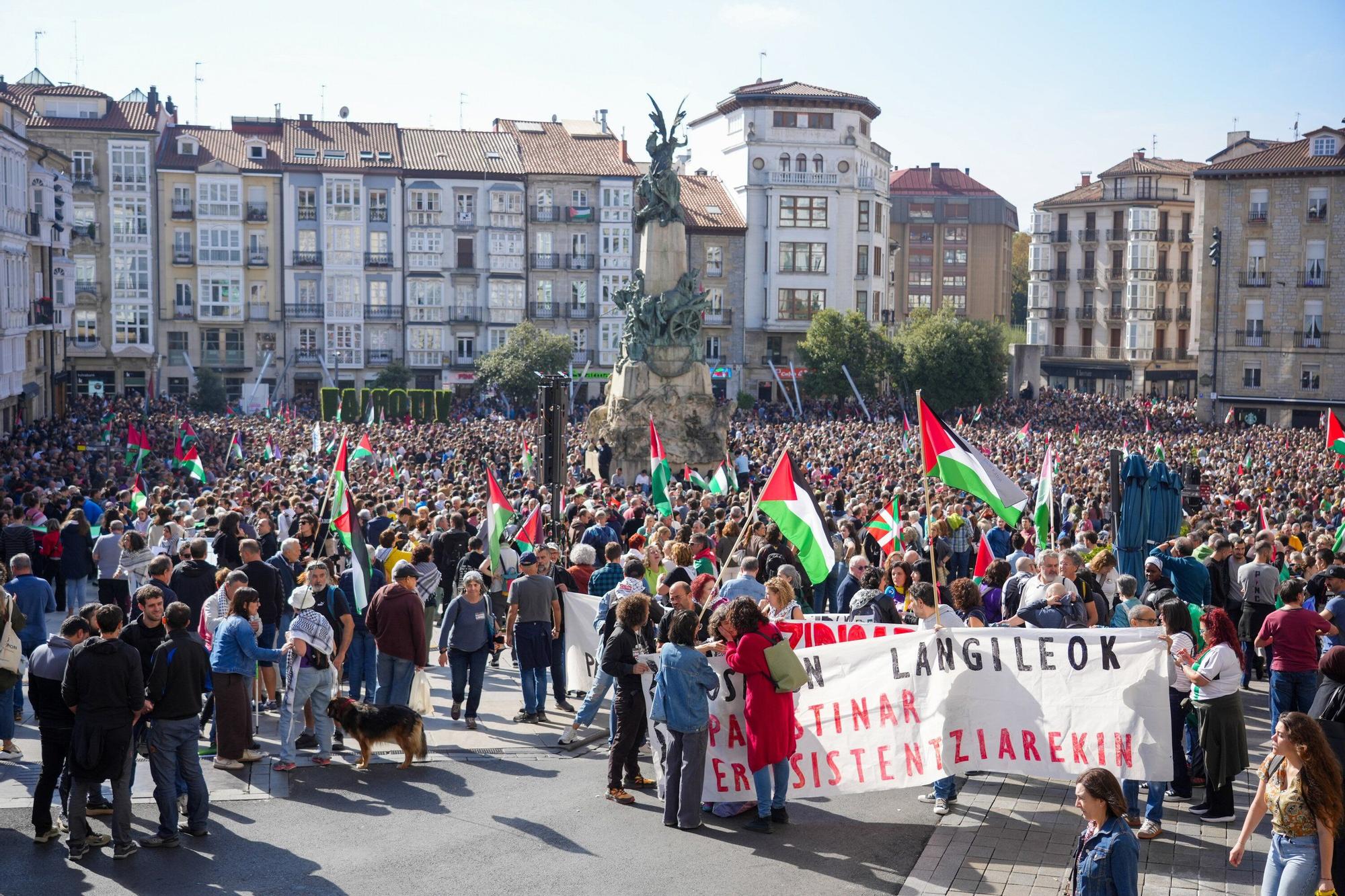 Manifestación en favor del pueblo de Gaza en Vitoria