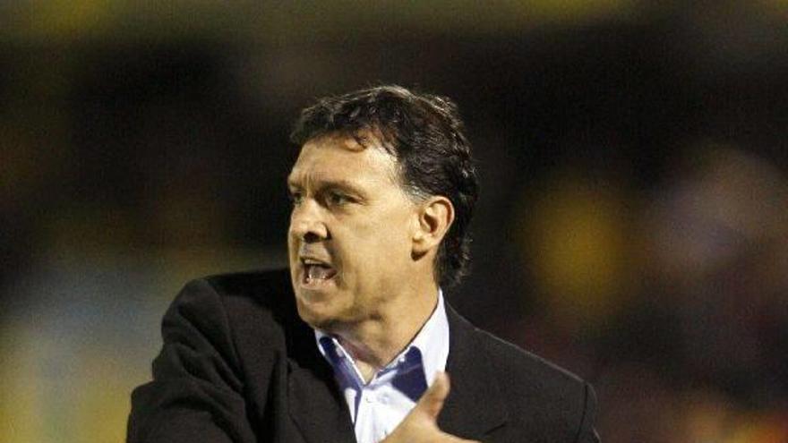 Tata Martino toma el relevo a Tito Vilanova en el banquillo del Barça
