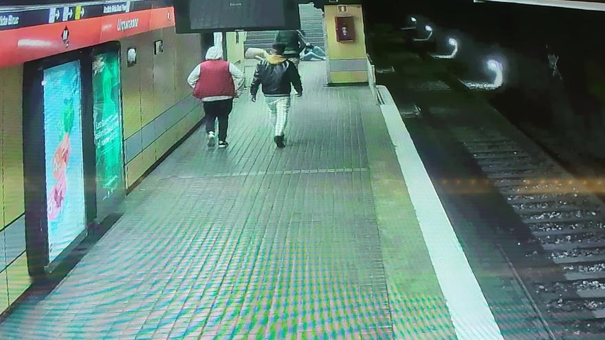 Condenado a 3 años y medio por una agresión homófoba en el metro de Barcelona