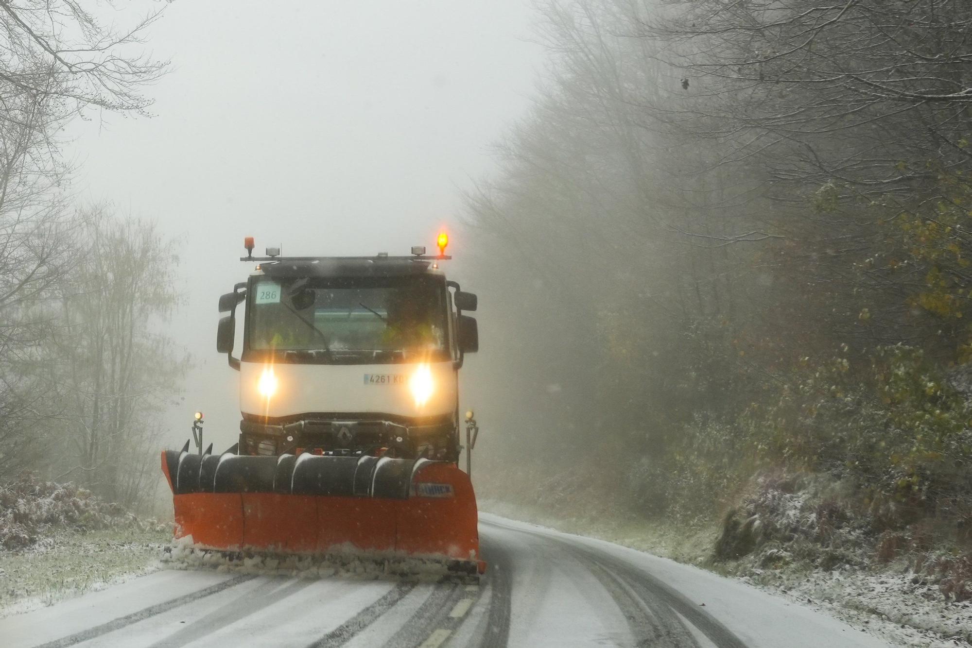 Las primeras nieves del otoño cubren Opakua