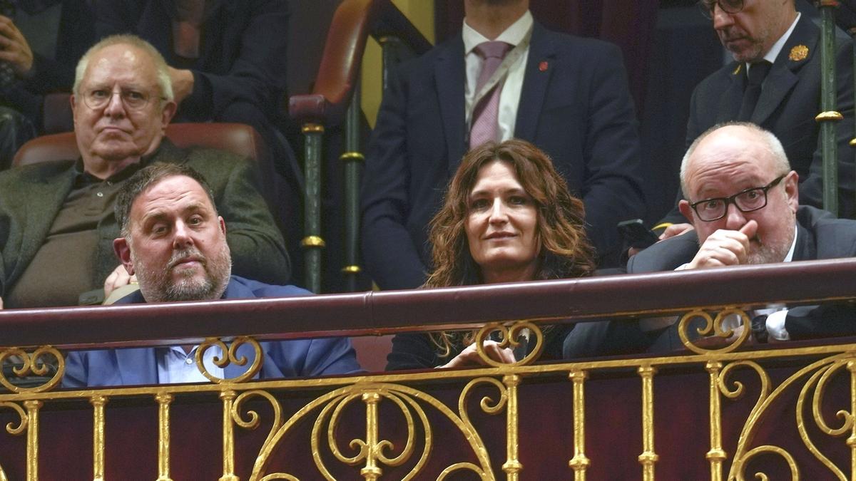 Oriol Junqueras, con la vicepresidenta del Govern, Laura Vilagrà, y el diputado Joan Capdevila.