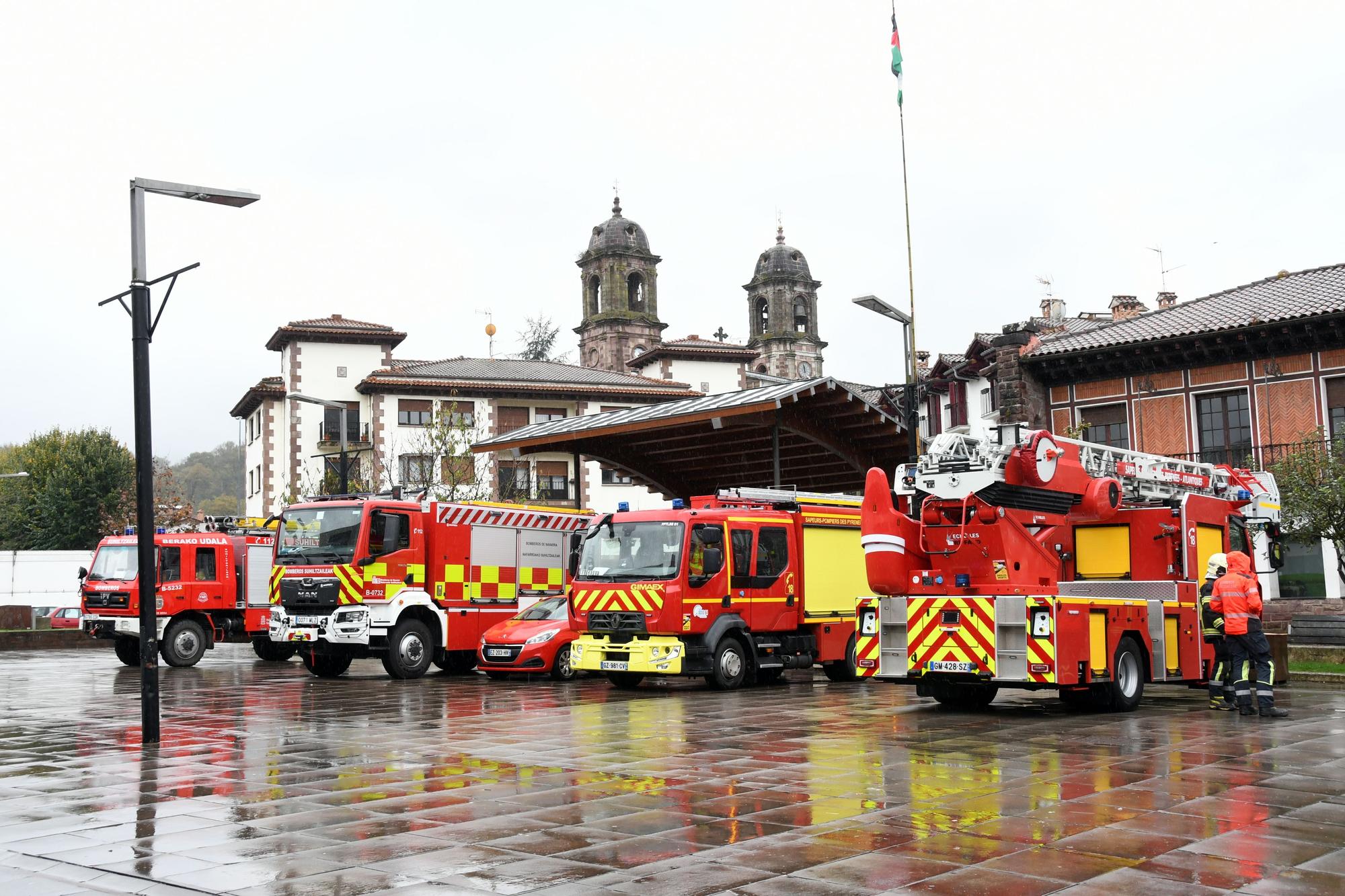 Las sirenas rompen el silencio de Elizondo