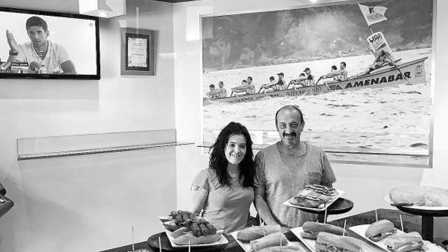 Personal cercano y agradable, pintxos en barra y moderno local con motivos remeros. Fotos: A.A.
