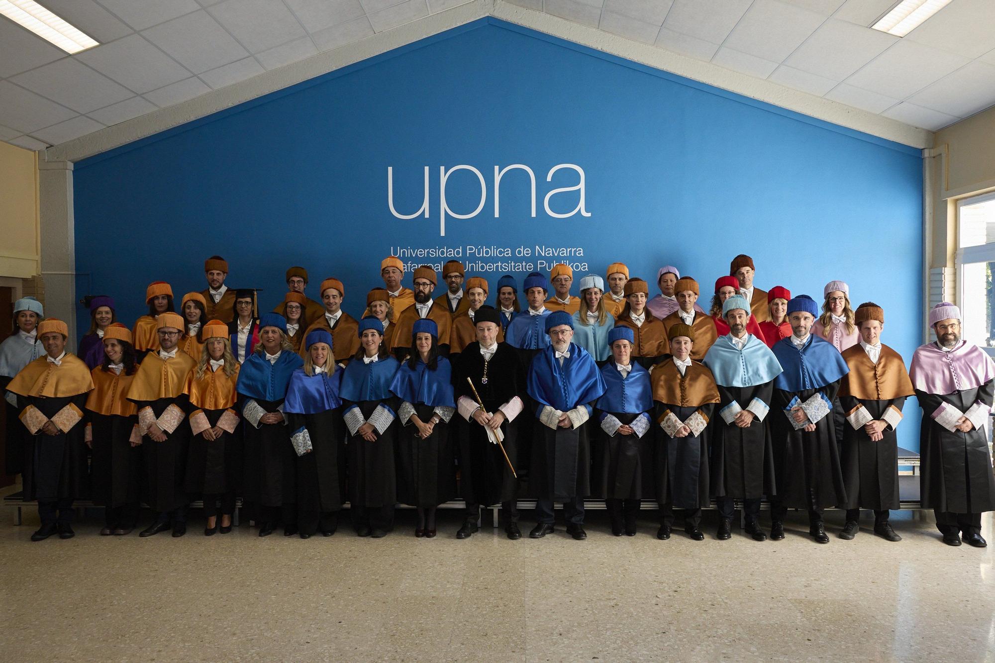 Fotos del homenaje de la UPNA a las personas que llevan 25 años trabajando en la Universidad