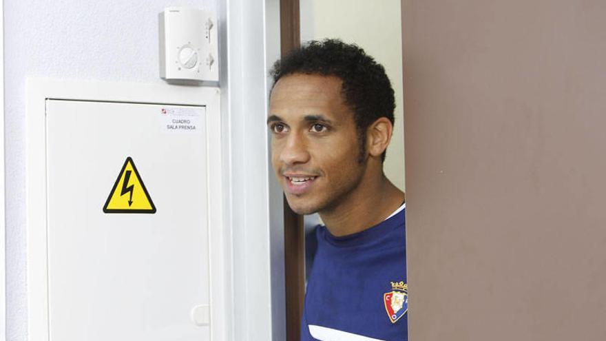 Se busca un 9