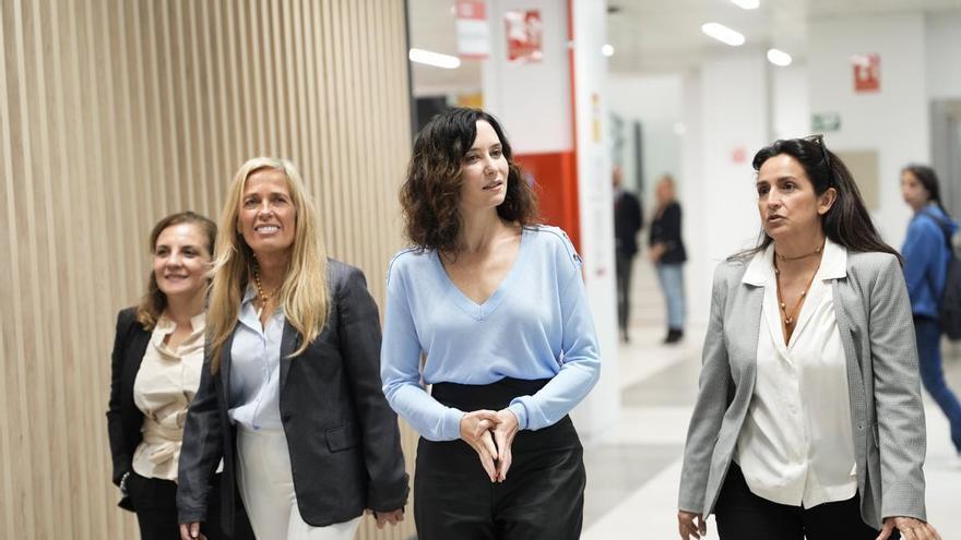 Ayuso rechaza las lecciones &quot;de machito&quot; de Sánchez sobre el aborto: &quot;He sufrido la pérdida de dos bebés&quot;