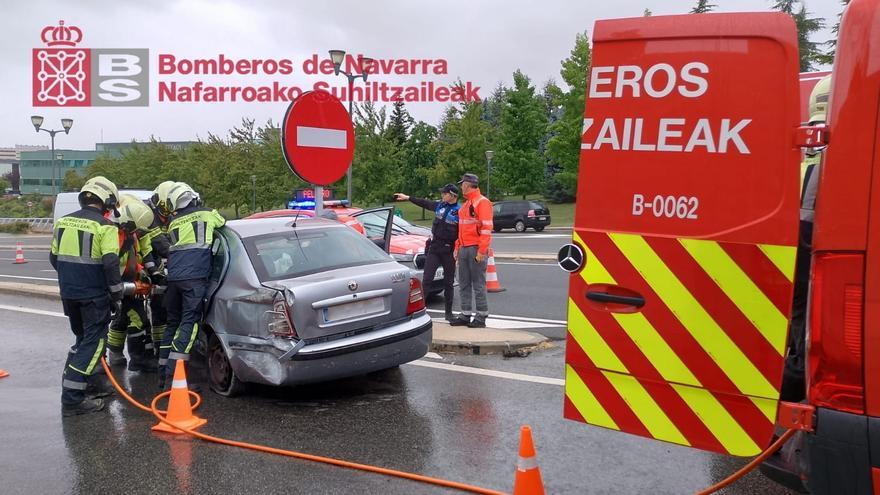 Herida una mujer de 26 años en una colisión entre dos vehículos en Zizur Mayor