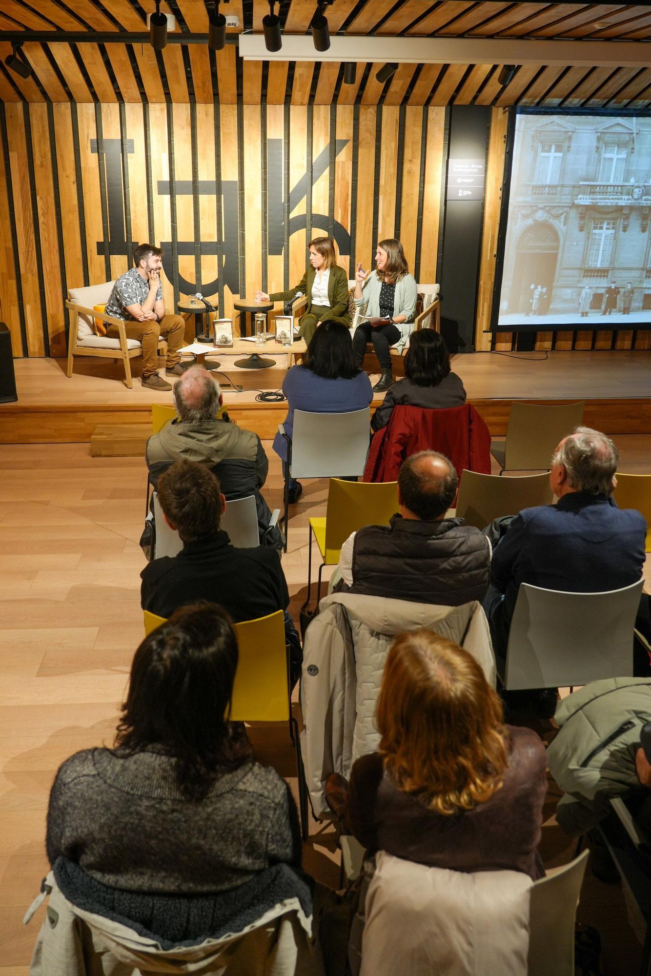 En imágenes: Katixa Aguirre presenta su nueva novela 'Barne zerbitzuak'