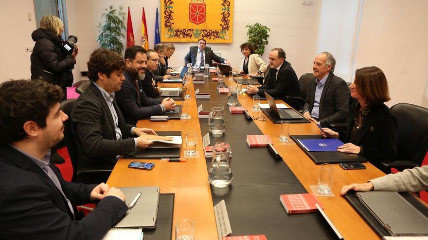 Fotos de la Mesa y Junta de Portavoces del Parlamento de Navarra (8 de enero)