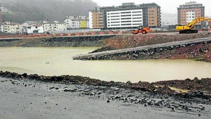 Parcela donde se levantará el edificio de seis plantas que albergará las VPO.