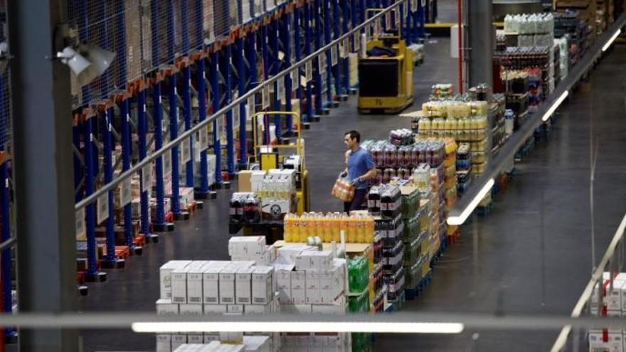 Un trabajador en un almacén