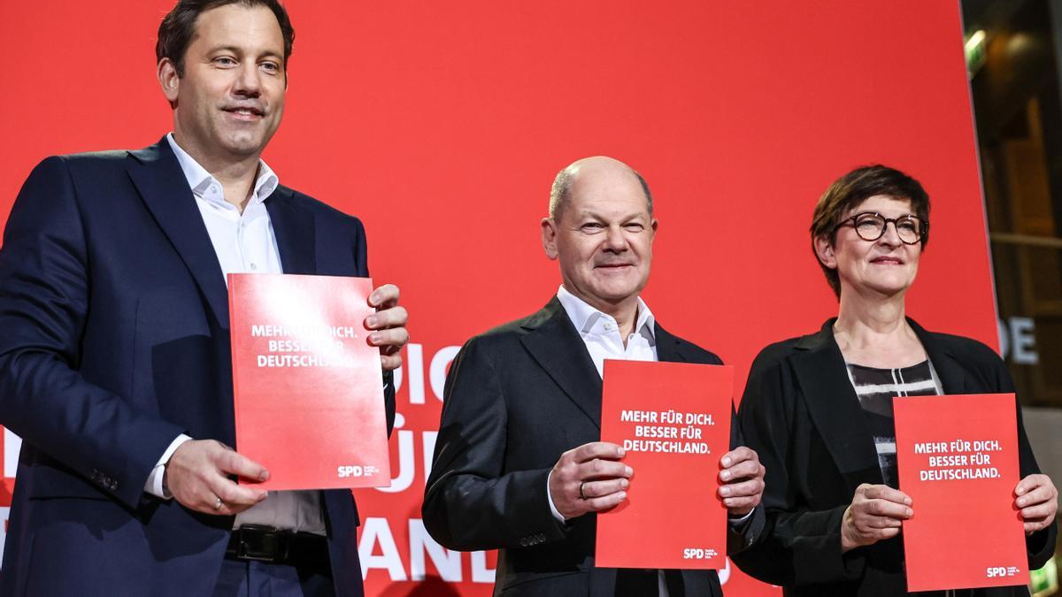 Los socialdemócratas con Olaf Scholz (centro) a la cabeza, presentaron ayer su programa para los comicios del 23 de febrero de 2025.