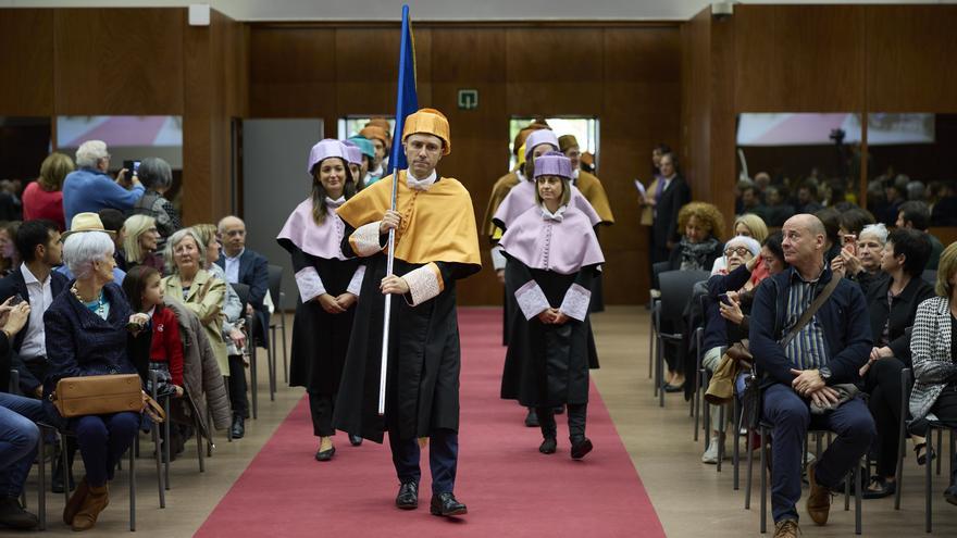 La UPNA homenajea a su comunidad