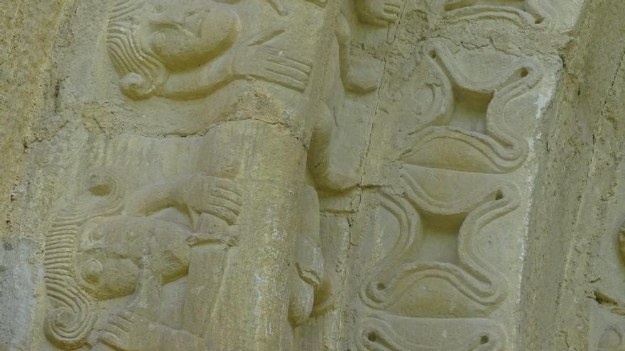 Portada de San Pedro de Etxano: La juerga románica