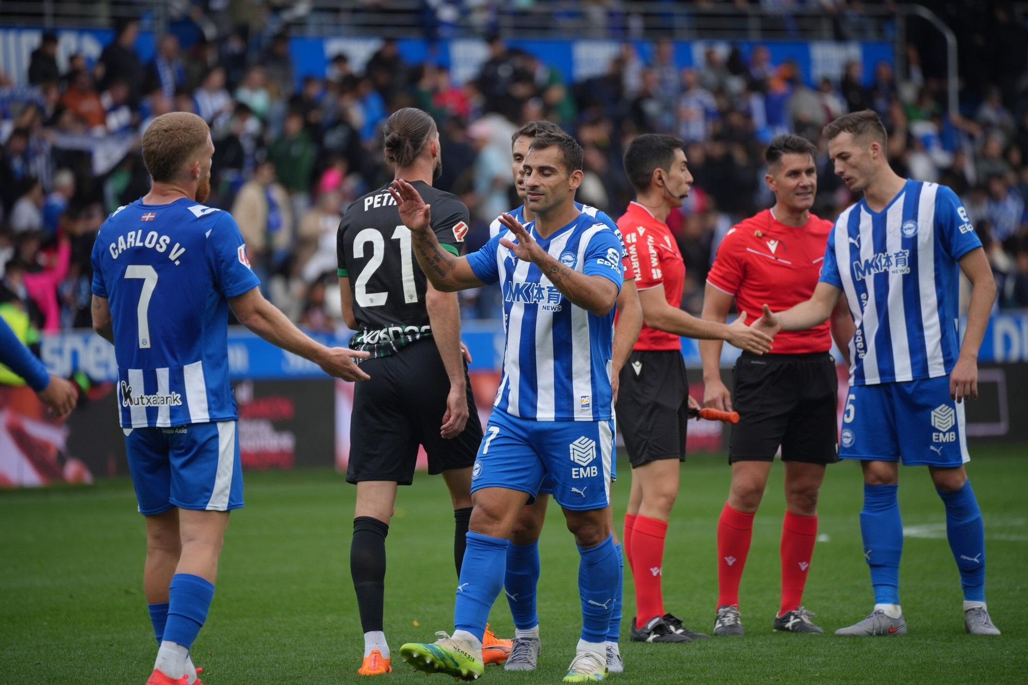 En Imágenes: El Alavés se impone al Elche