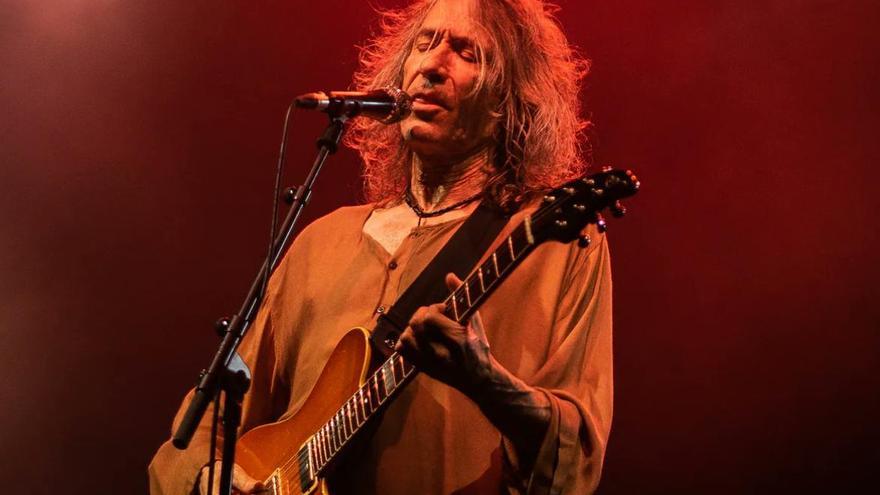 La última vez de Robe en Bilbao: “Que seáis felices. Y solo recordaros que estéis atentos a la vida.”