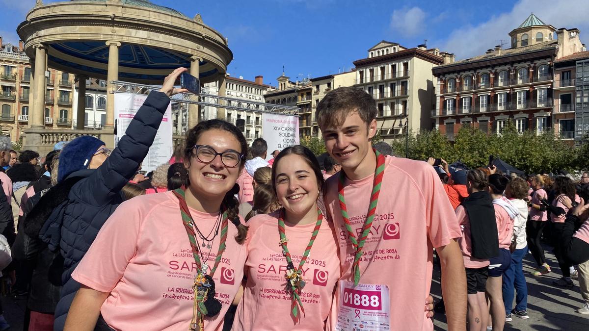 Por la izquierda, María Gómez, Bidane Ciriza y Mario Caballero.