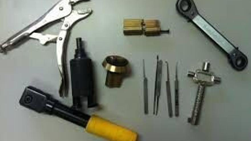 Herramientas utilizadas en el robo de viviendas en Vitoria.