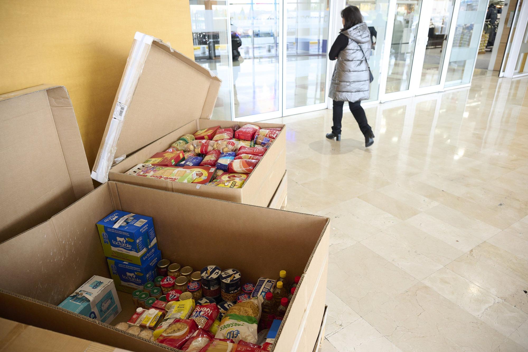 Fotos de la Gran recogida del Banco de Alimentos de Navarra en E.Leclerc
