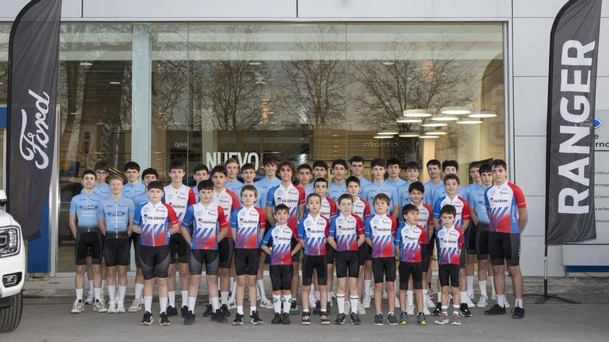 La Sociedad Ciclista Aranako presenta a sus conjuntos para esta temporada