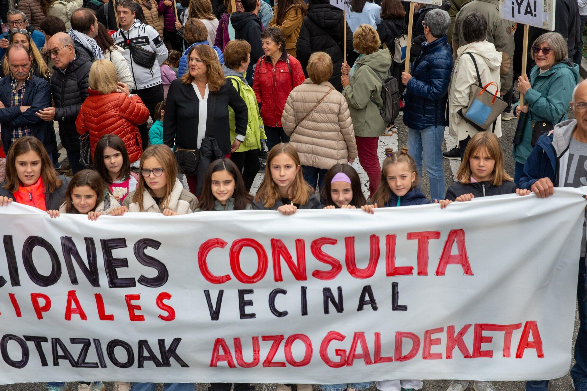 Manifestación del vecindario de Erripagaña para exigir dotaciones