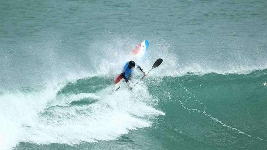 Corin King vence en el Campeonato Internacional de Mundaka