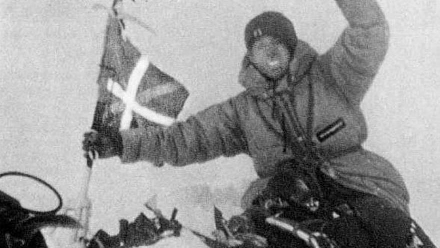 El sherpa Pasang Temba, fotografiado por el hernaniarra en el techo del mundo.