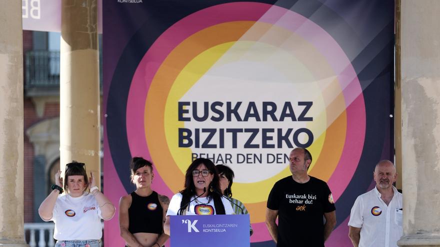 Euskaltzaleok itzal eske