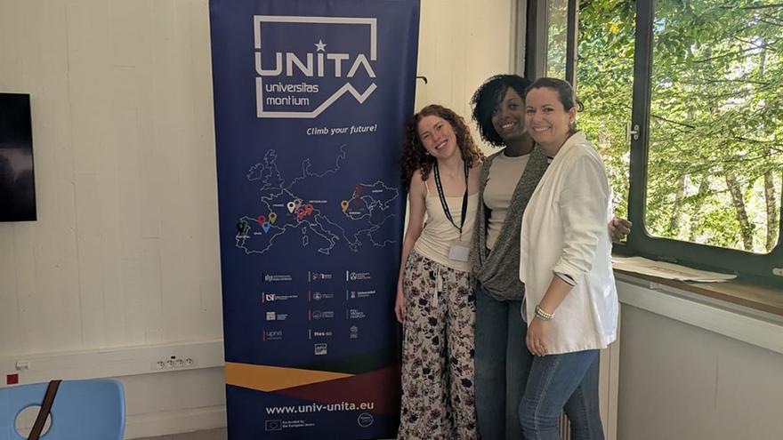 Profesionales de la UPNA asisten en Pau a un curso para desarrollar competencias en intercomprensión aplicadas al campo de la viticultura y la enología
