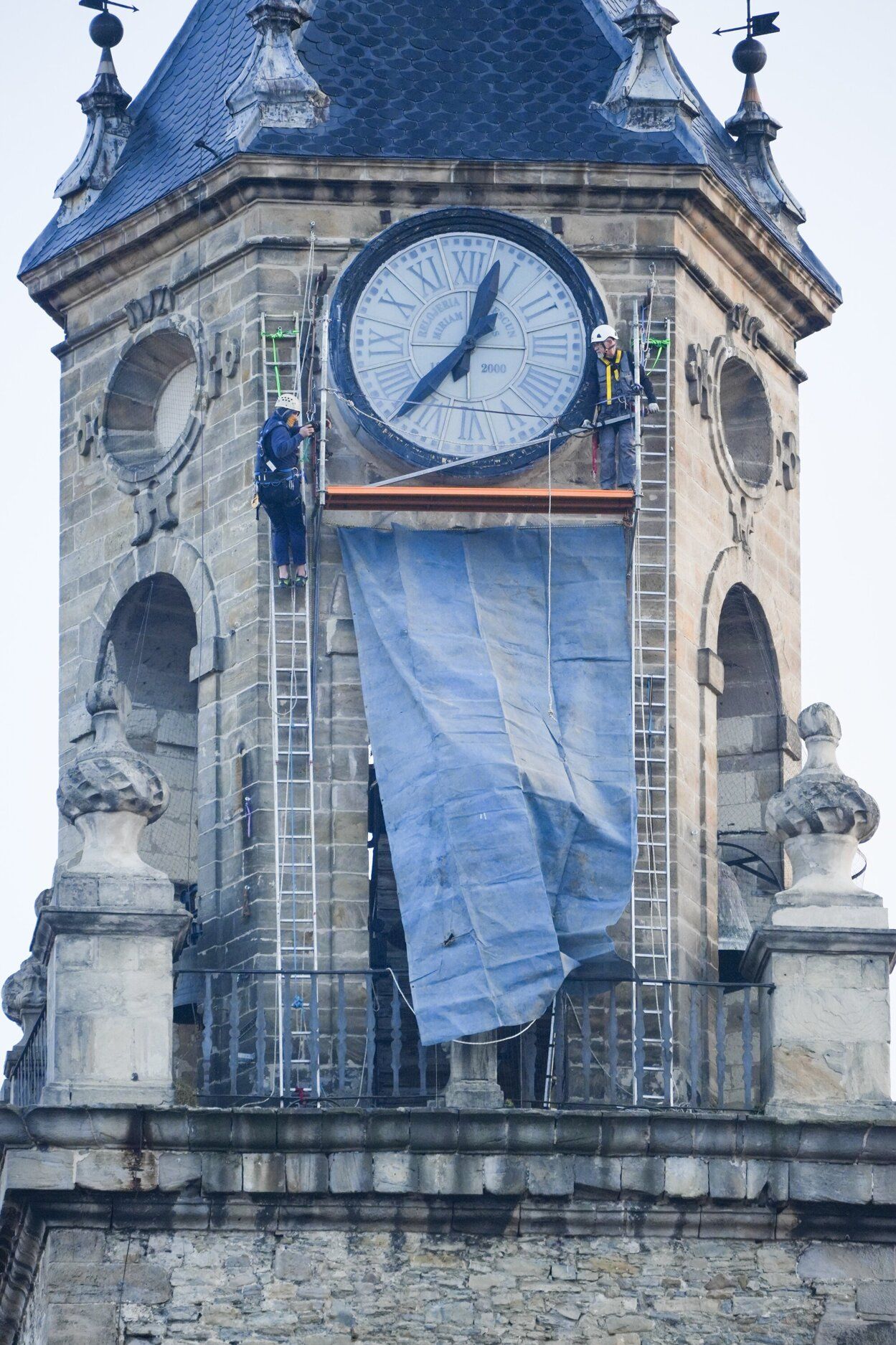 Trabajos de conservación del reloj de la torre San Miguel