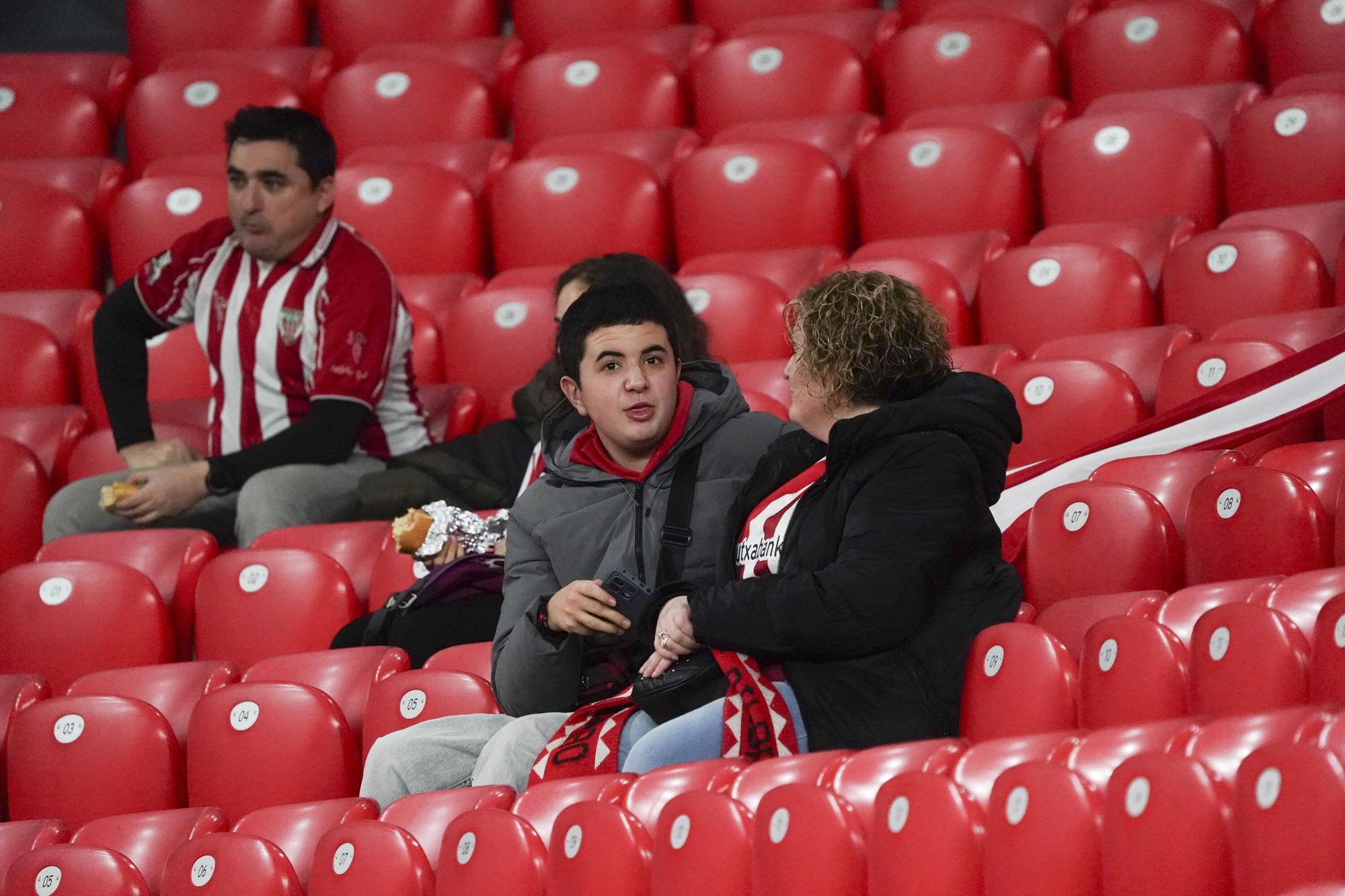 ¿Has estado en San Mamés viendo el Athletic-Atlético? Búscate en nuestra galería
