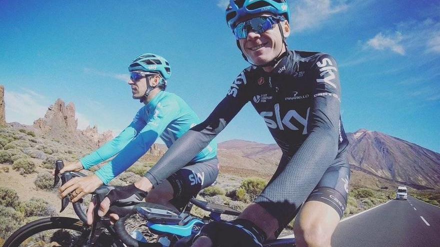 Froome, ejercitándose en Tenerife.