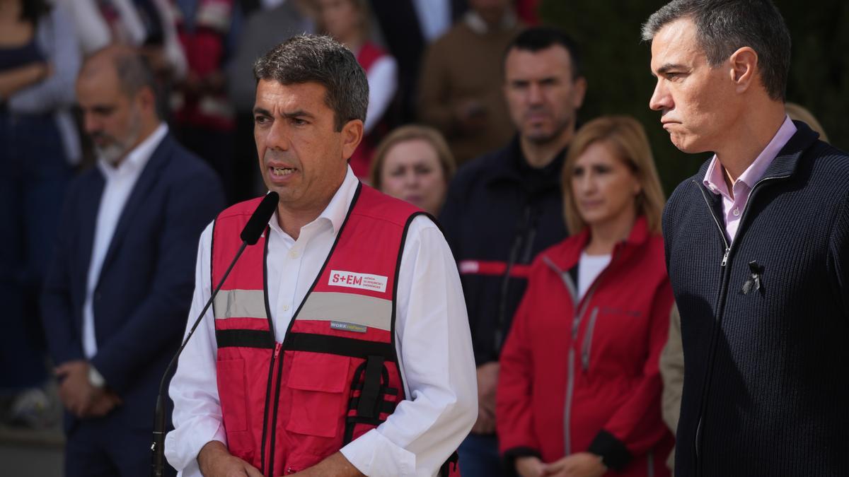 Mazón y Pedro Sánchez visitan el CECOPI tras la dana.