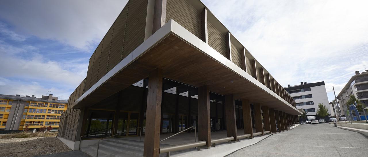 El Ayuntamiento del Valle de Aranguren inaugura el edificio destinado a espacio joven