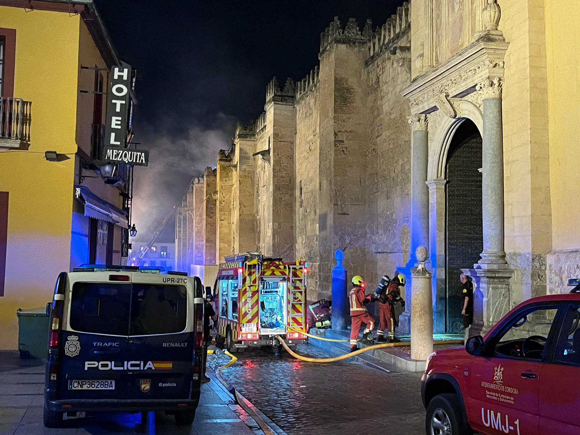 Extinguido completamente el incendio de la Mezquita de Córdoba, que abrirá este sábado