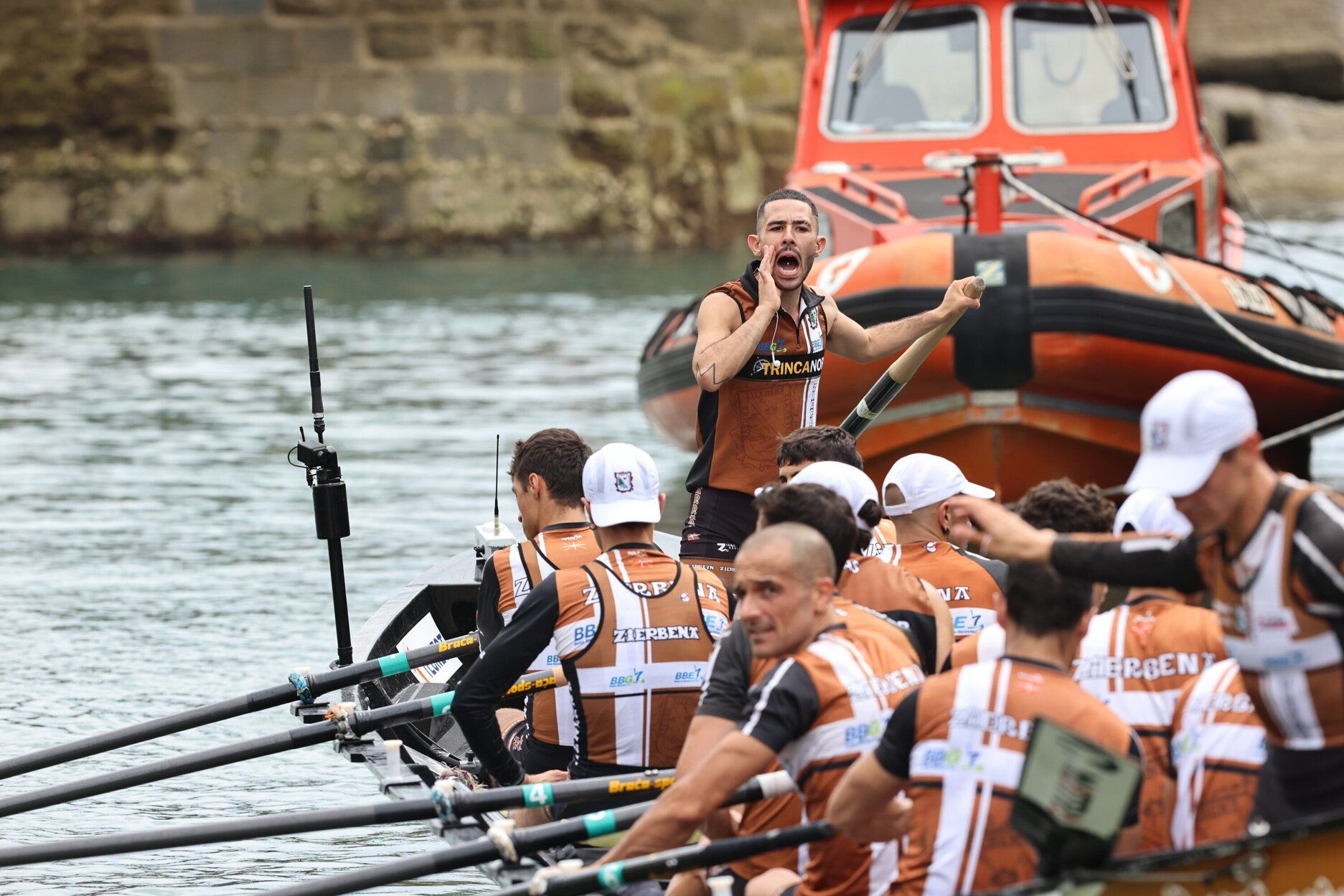 [Fotos] Donostia rema con pasión en la primera jornada de la Bandera de la Concha