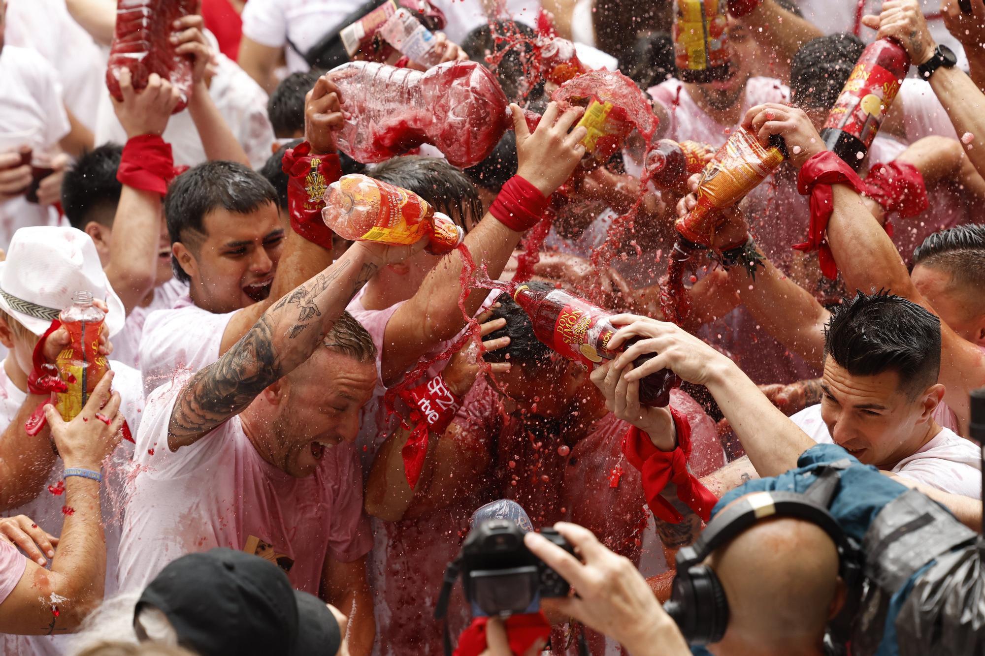 Fotos del  Chupinazo de San Fermín 2025 en Pamplona: ¡La fiesta más internacional se enciende con un grito solidario por Palestina!