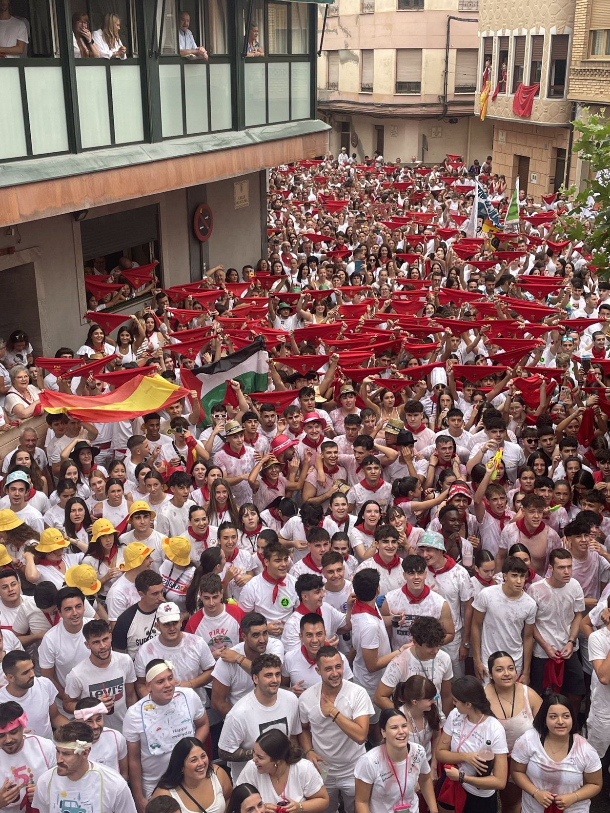 Fotos del chupinazo de fiestas de Azagra