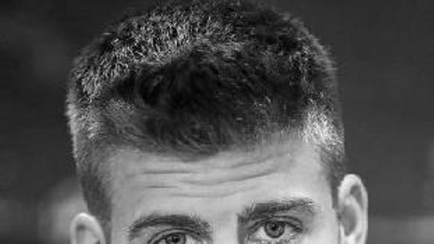 El central Gerard Piqué, ayer durante la rueda de prensa.