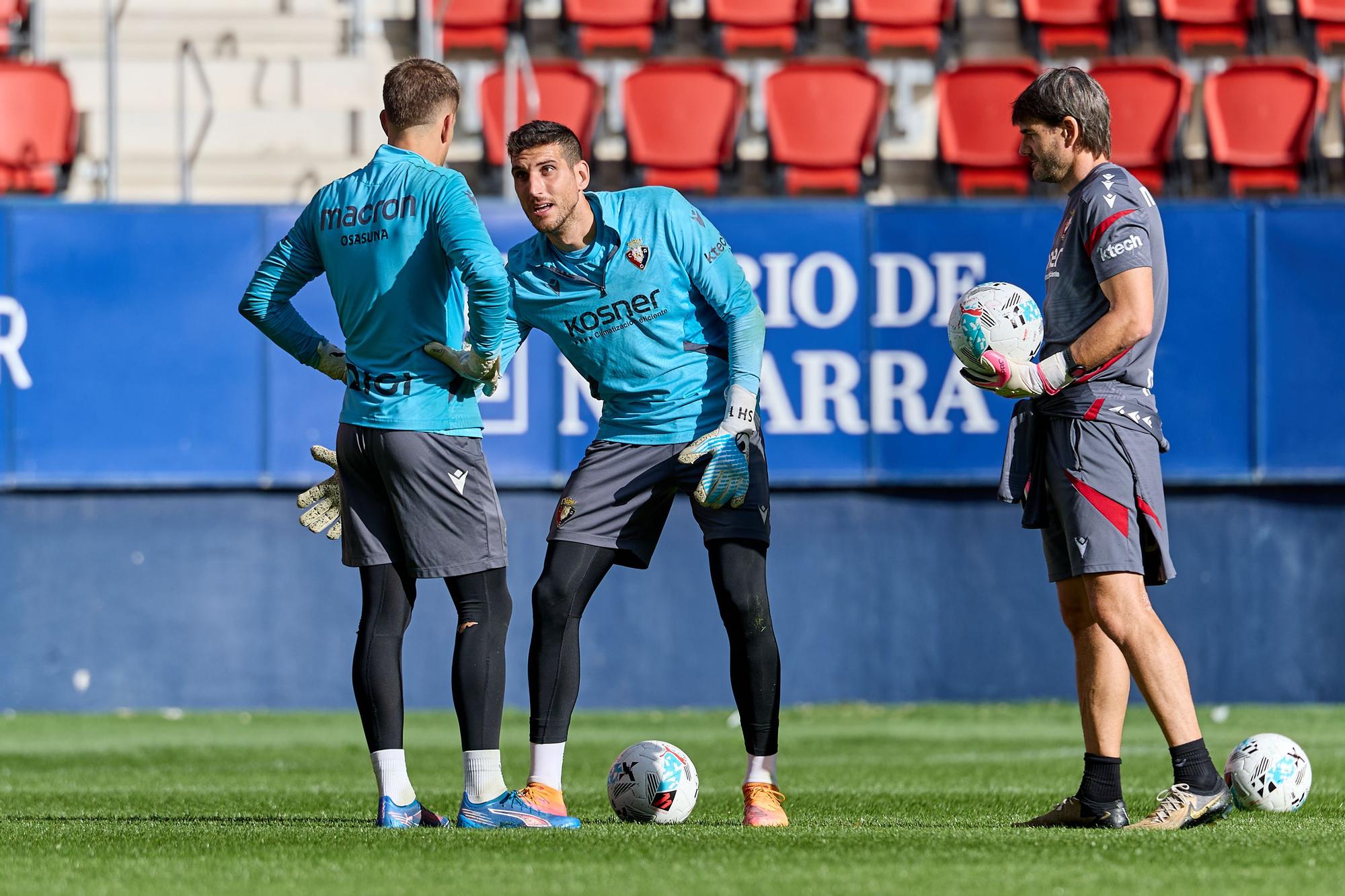 Fotos del entrenamiento de Osasuna en El Sadar (23 de octubre de 2025)