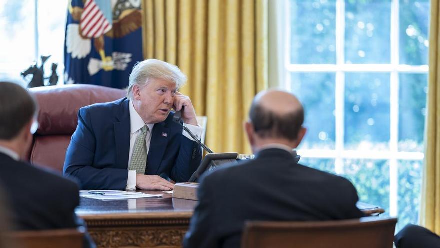 Trump está "convencido" de que el acuerdo con Irán se cerrará hoy, según Waltz
