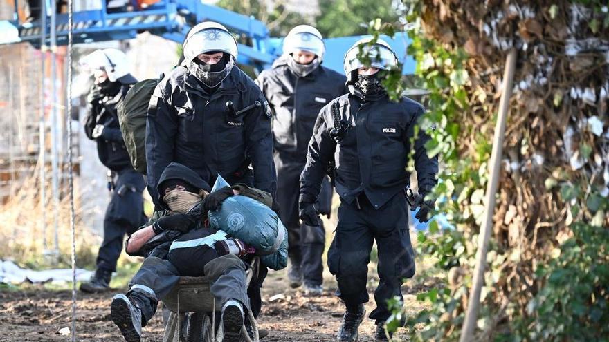 Los últimos activistas abandonan el pueblo minero alemán de Lützerath