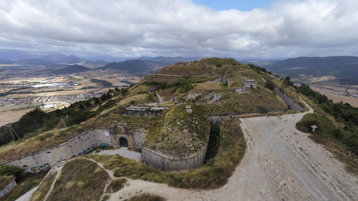 Vista aérea desde la cima del monte Ezkaba.