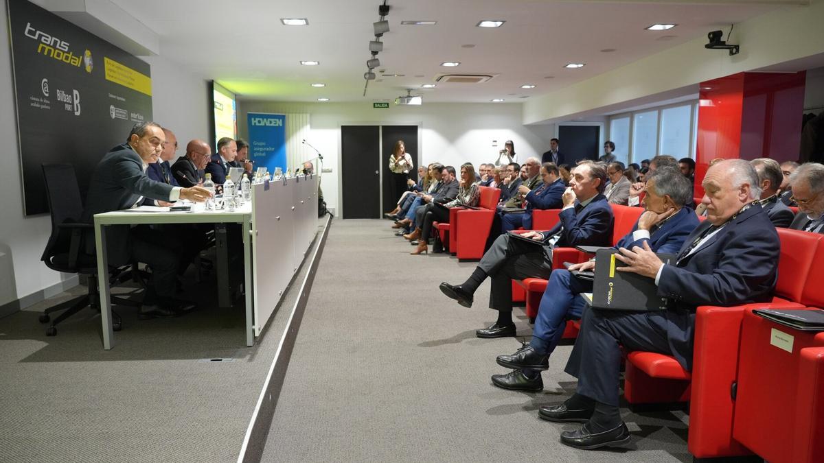 Un momento de la jornada Transmodal 2025 celebrada hoy en la Cámara de Comercio de Álava.