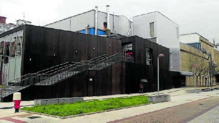 Exterior del polideportivo de Hernani.